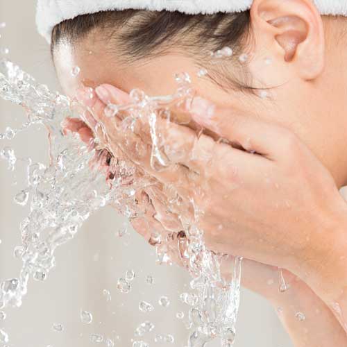 ¿Cómo te beneficia la limpieza facial?