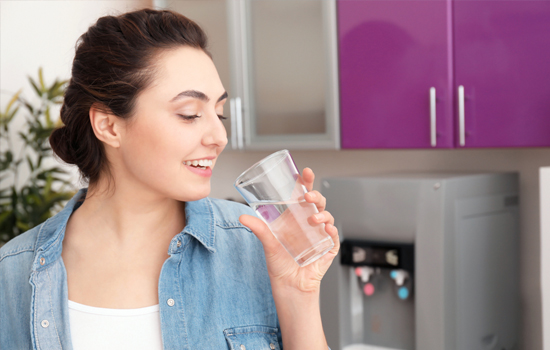 Tips para beber más agua y estar hidratada todo el día